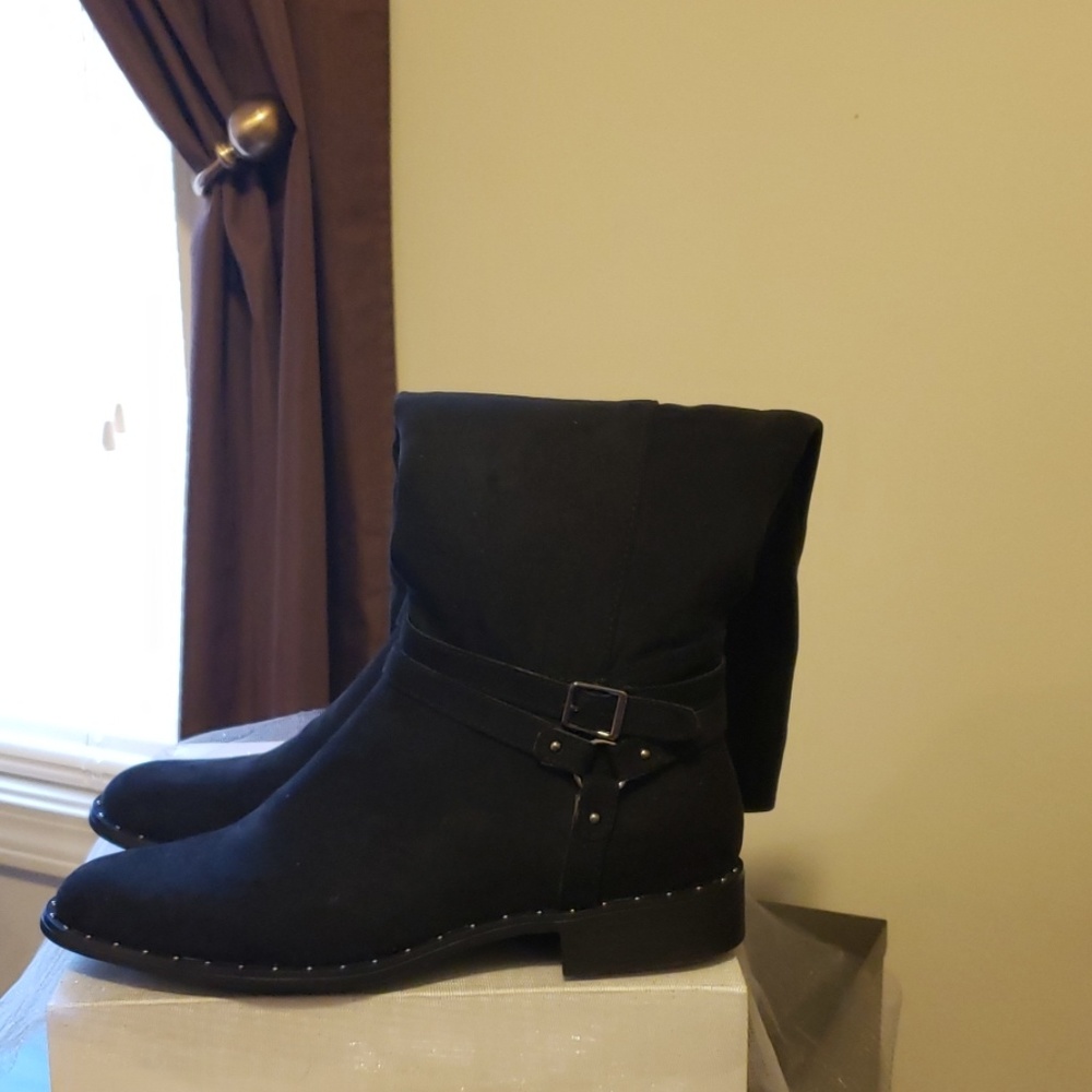 New Black  boots